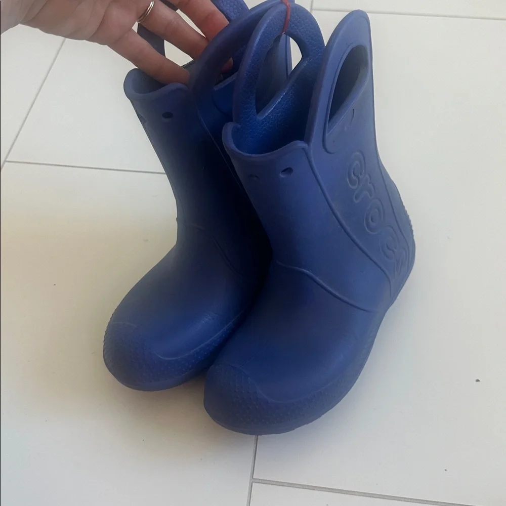 Crocs Handle it rain boots kids boy J3